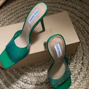 Steve Madden green heels